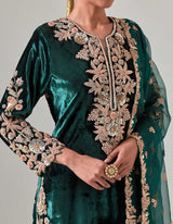 Emerald Green Silk Velvet Kurta Set With Zardosi Hand Embroidery