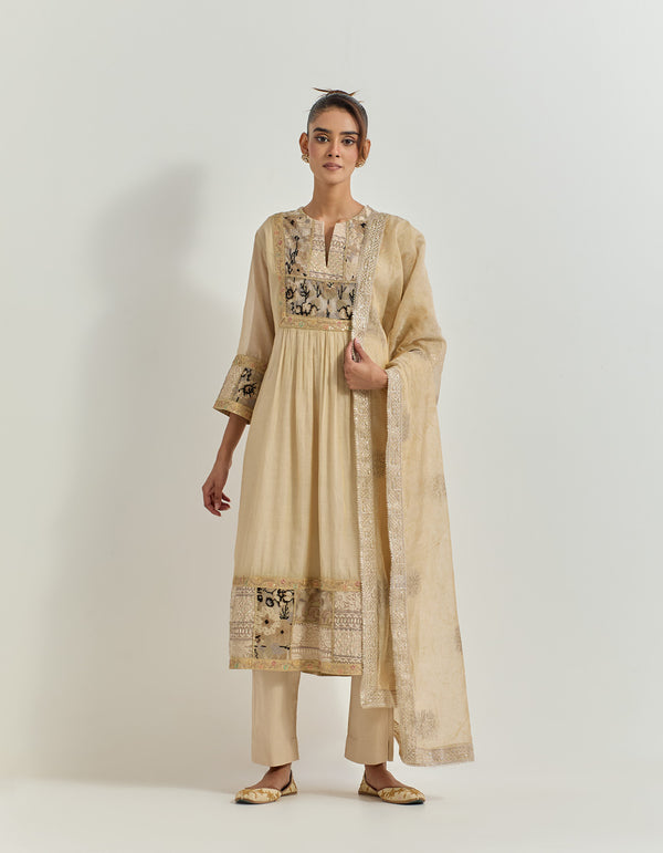 Beige Kurta Set With Gota Patti And Cross Stitch Hand Embroidery