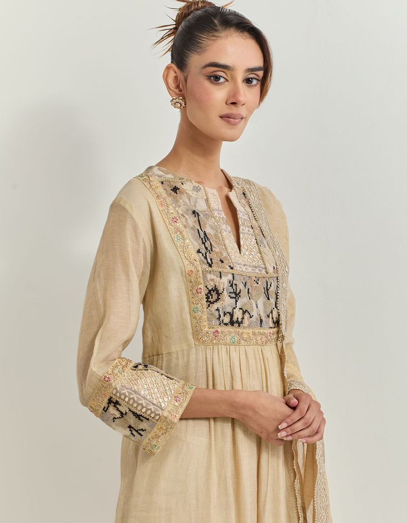 Beige Kurta Set With Gota Patti And Cross Stitch Hand Embroidery