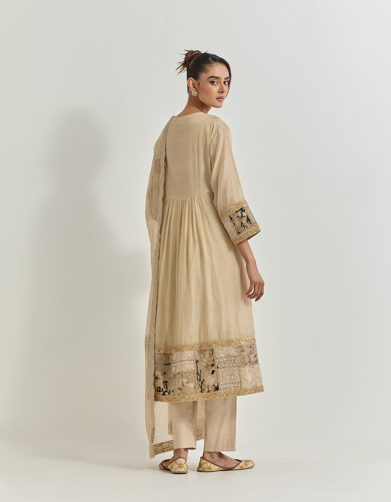 Beige Kurta Set With Gota Patti And Cross Stitch Hand Embroidery