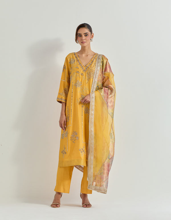 Yellow Raeth Kurta Set In Chanderi