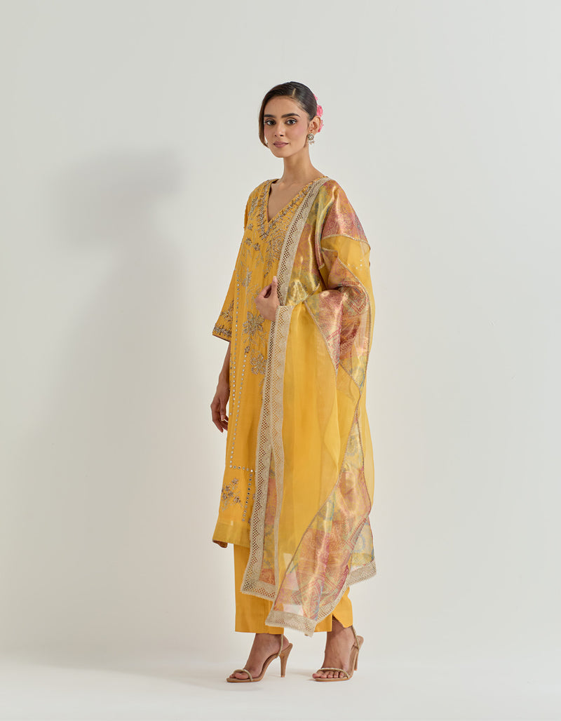 Yellow Raeth Kurta Set In Chanderi