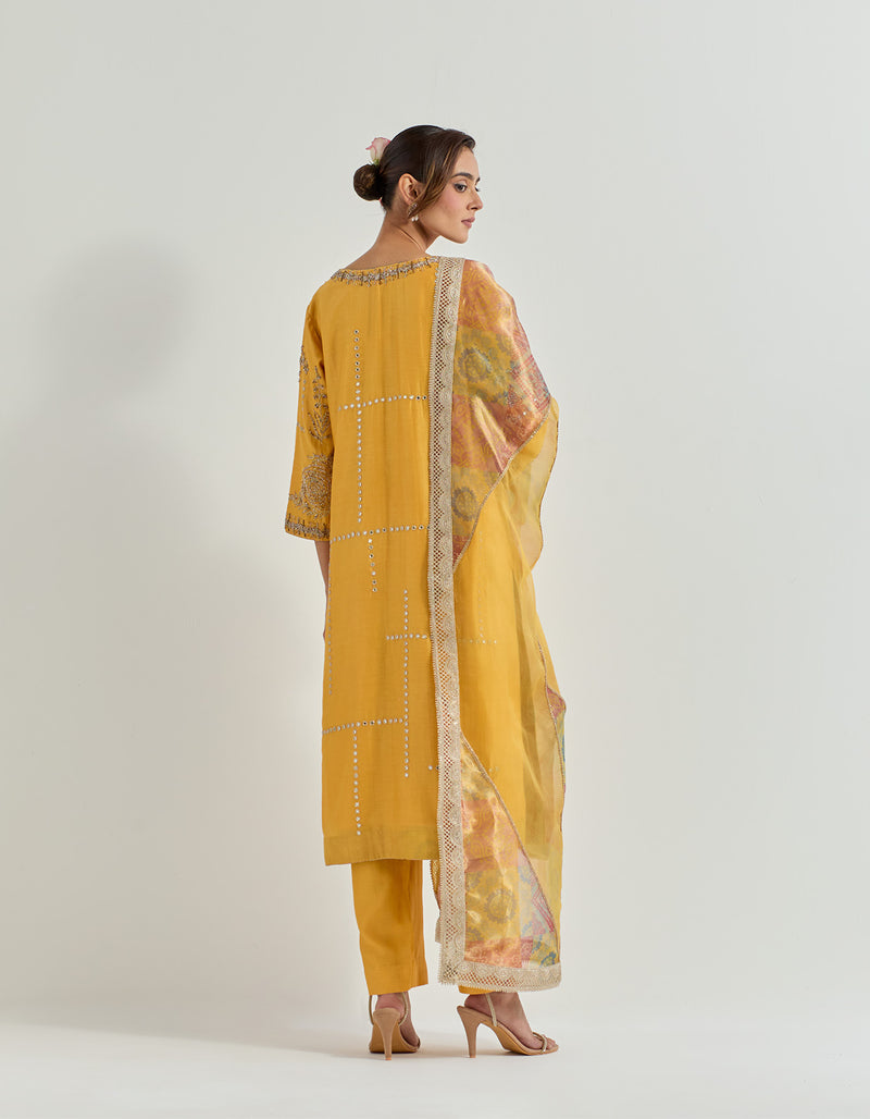 Yellow Raeth Kurta Set In Chanderi