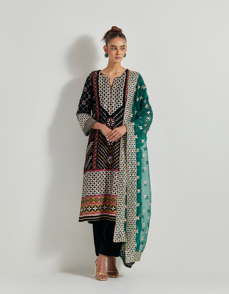 Bottle Green Velveteen Cross Stitch And Gota Patti Embroidered Kurta Paired With Organza Silk Dupatta