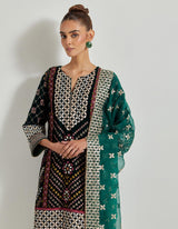 Bottle Green Velveteen Cross Stitch And Gota Patti Embroidered Kurta Paired With Organza Silk Dupatta