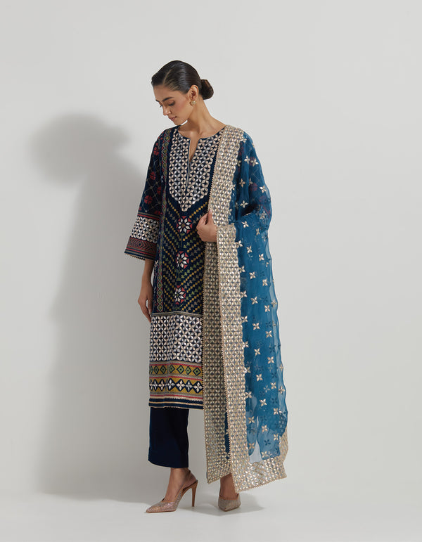 Velveteen Cross Stitch And Gota Patti Embroidered Kurta Paired With Organza Silk Dupatta