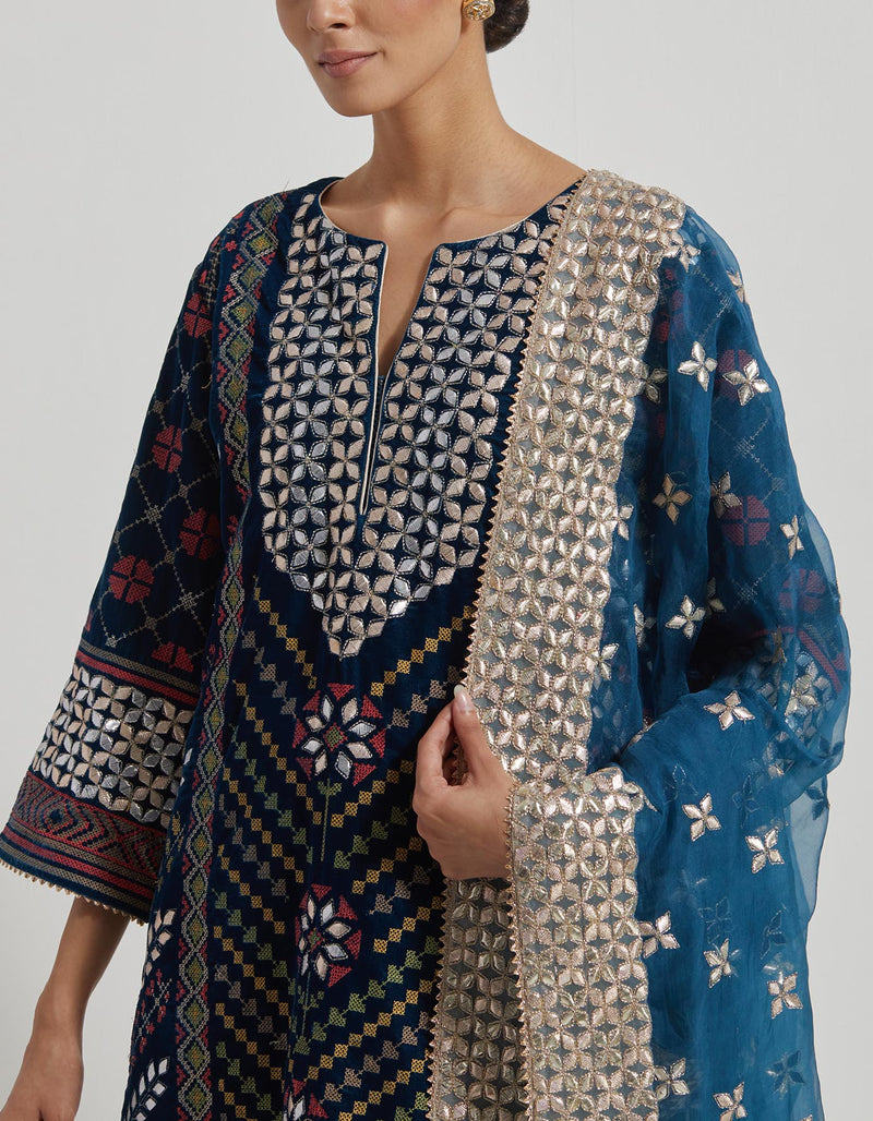 Velveteen Cross Stitch And Gota Patti Embroidered Kurta Paired With Organza Silk Dupatta