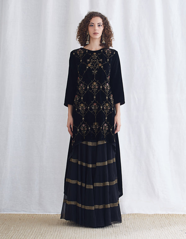 Black Gold Embroidered Cape Set